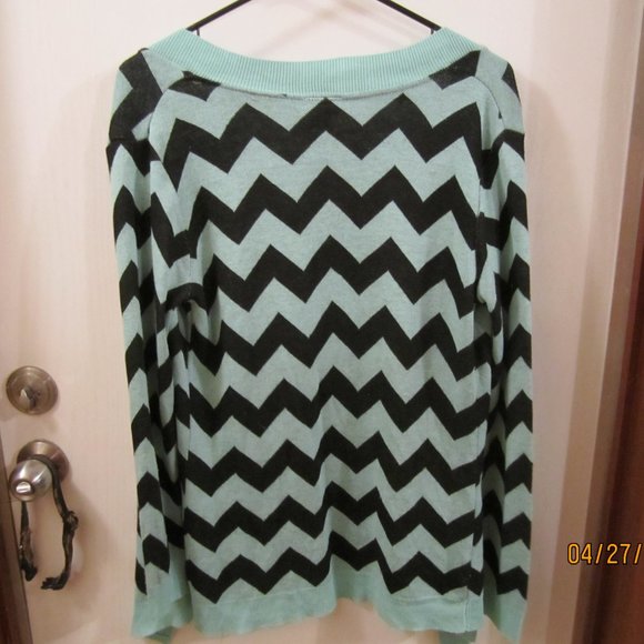 💚💙Rue21teal and black sweater - Picture 2 of 3